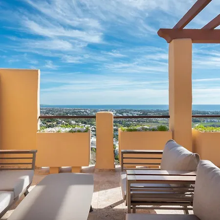 2br Penthouse With Panoramic Views Apartment *