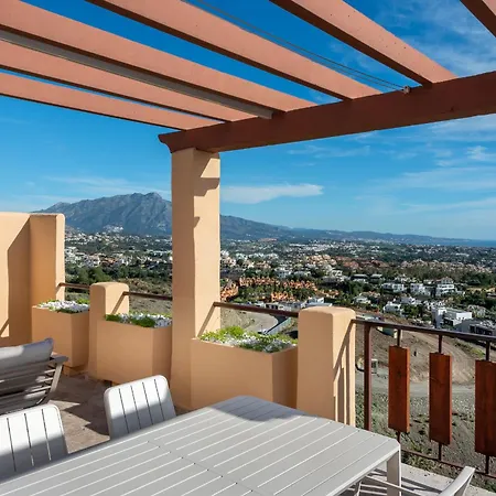 2br Penthouse With Panoramic Views Apartment *