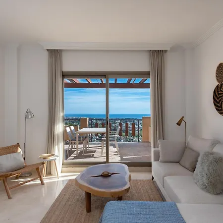 2br Penthouse With Panoramic Views Estepona