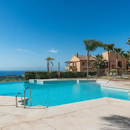 2br Penthouse With Panoramic Views * Estepona