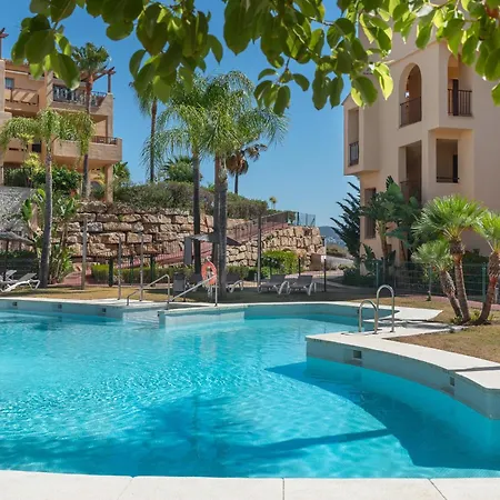2br Penthouse With Panoramic Views Apartment *